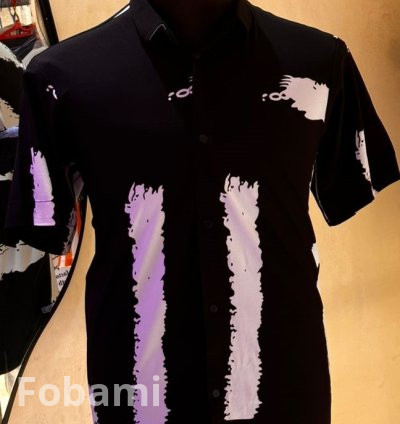 Abstract Streak Print Short-Sleeve Shirt – Black & Purple